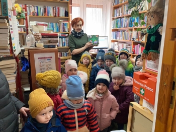 Przedszkolaki w Bibliotece Wiejskiej (2)
