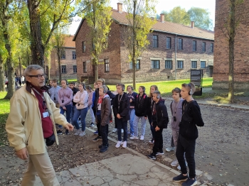 Wycieczka klasy VIII do Auschwitz-Birkenau (5)