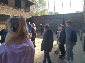 Wycieczka klasy VIII do Auschwitz-Birkenau (15)
