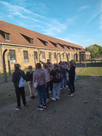 Wycieczka klasy VIII do Auschwitz-Birkenau (17)