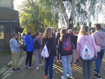 Wycieczka klasy VIII do Auschwitz-Birkenau (18)