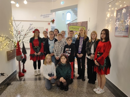 Mamy nagrodę i  wyróżenienie w Konkursie ''Literackie Figurki''...