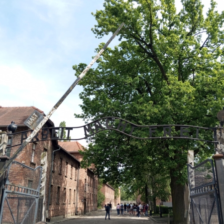 Auschwitz - miejsce, w którym milkną słowa...
