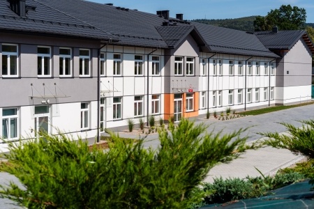 Nowy budynek Szkoły Podstawowej im. Armii Krajowej w Gródku czeka na uczniów....
