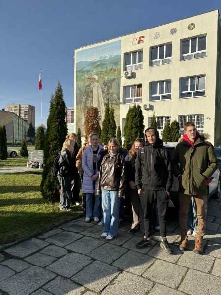 Wizyta klasy VIII w Zespole Szkół nr 2 im. Sybiraków w Nowym Sączu